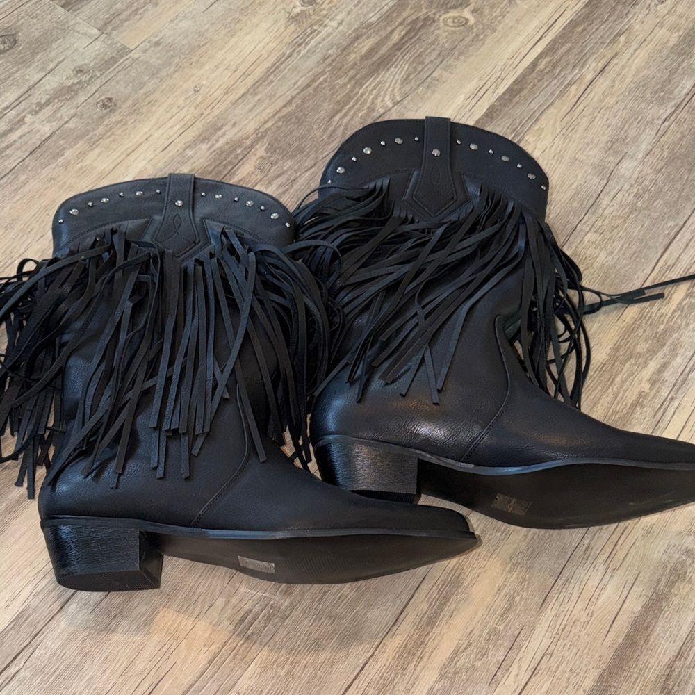Fringed Black Western Ankle Boots with Stud Trim